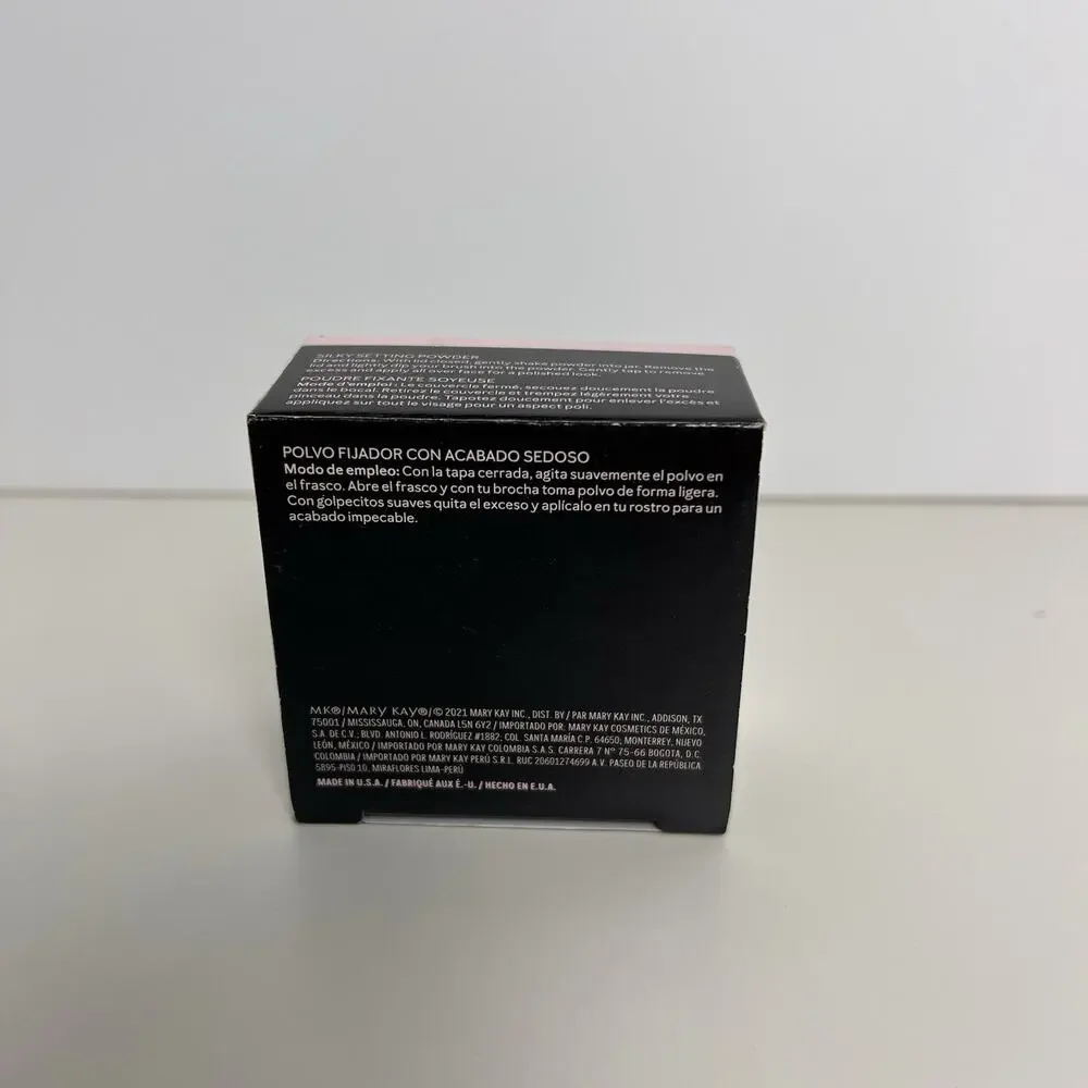 New Mary Kay Silky Setting Powder- Medium Beige .28 OZ